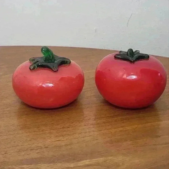 Vintage Art Glass Hand Blown Tomatoes Set of 2 Vegetable - Picture 1 of 6